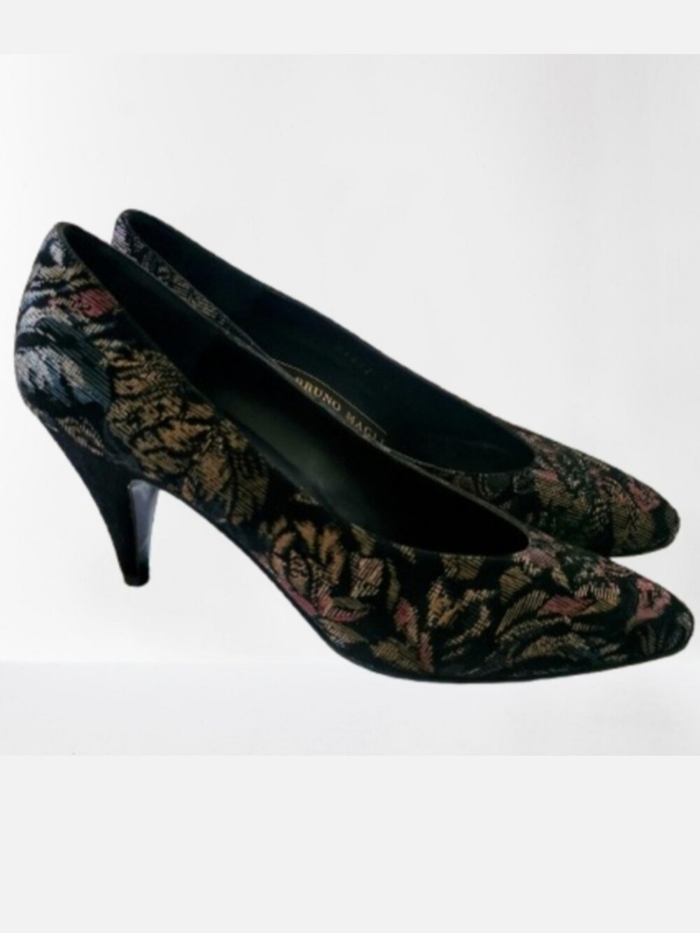 NWOT Bruno Magli Suede Floral Classic Heels Vintage